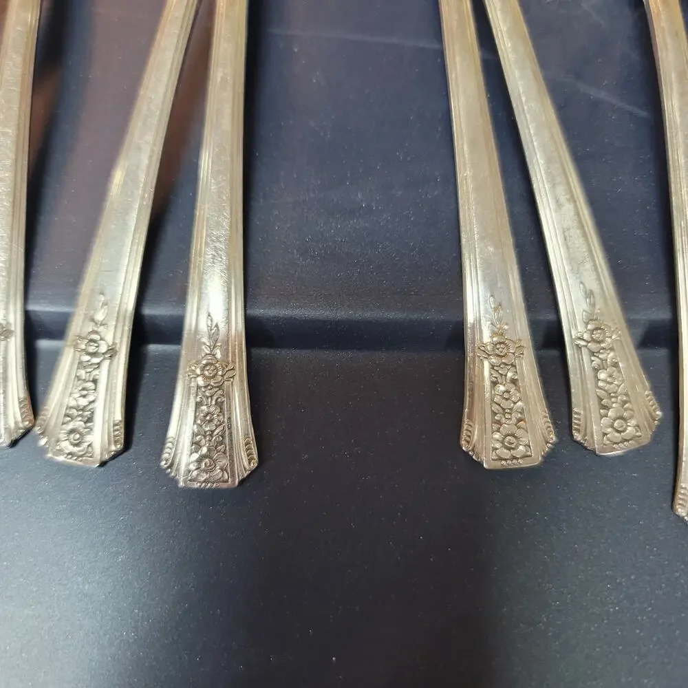 Oneida Vintage Community Plate Silverware 8 teaspoons Tudor Plate 1939 Fortune